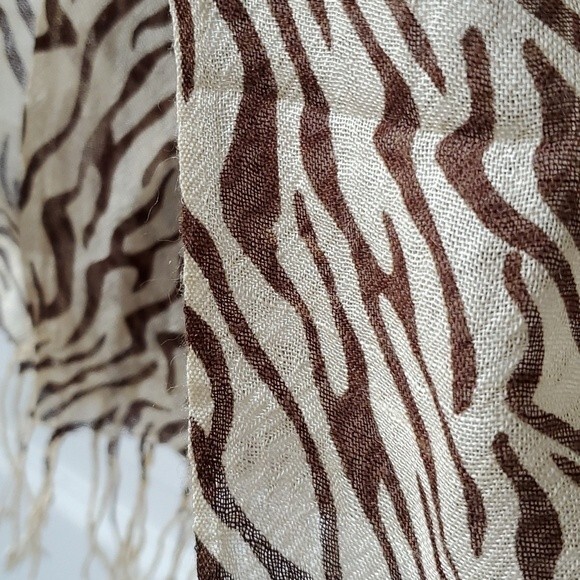 LOOK BY M SILK COTTON ANIMAL PRINT ZEBRA SCARF WRAP FRINGE BROWN CREAM - Picture 10 of 11